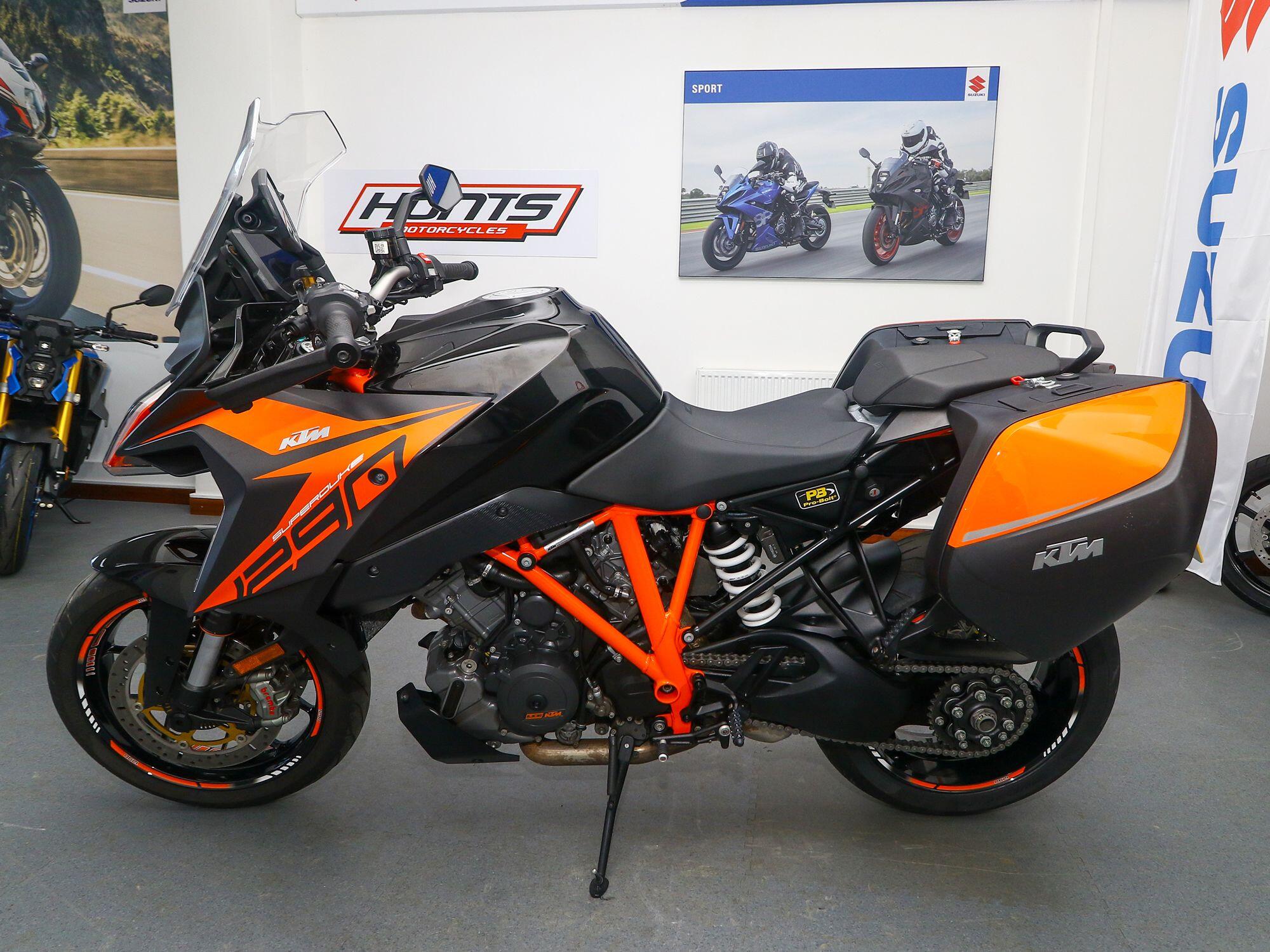 2020 KTM 1290 Super Duke GT
