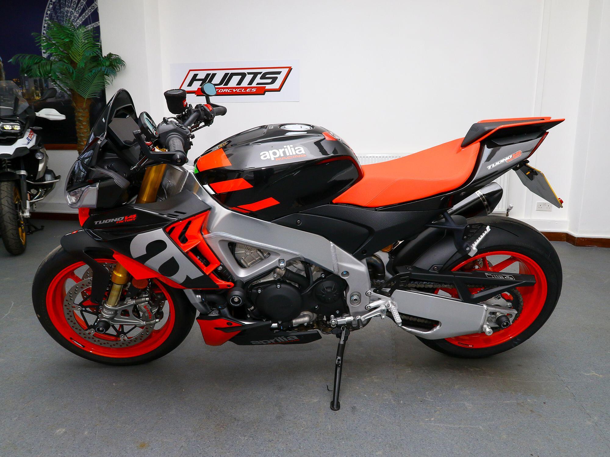 2022 Aprilia Tuono 1100 V4