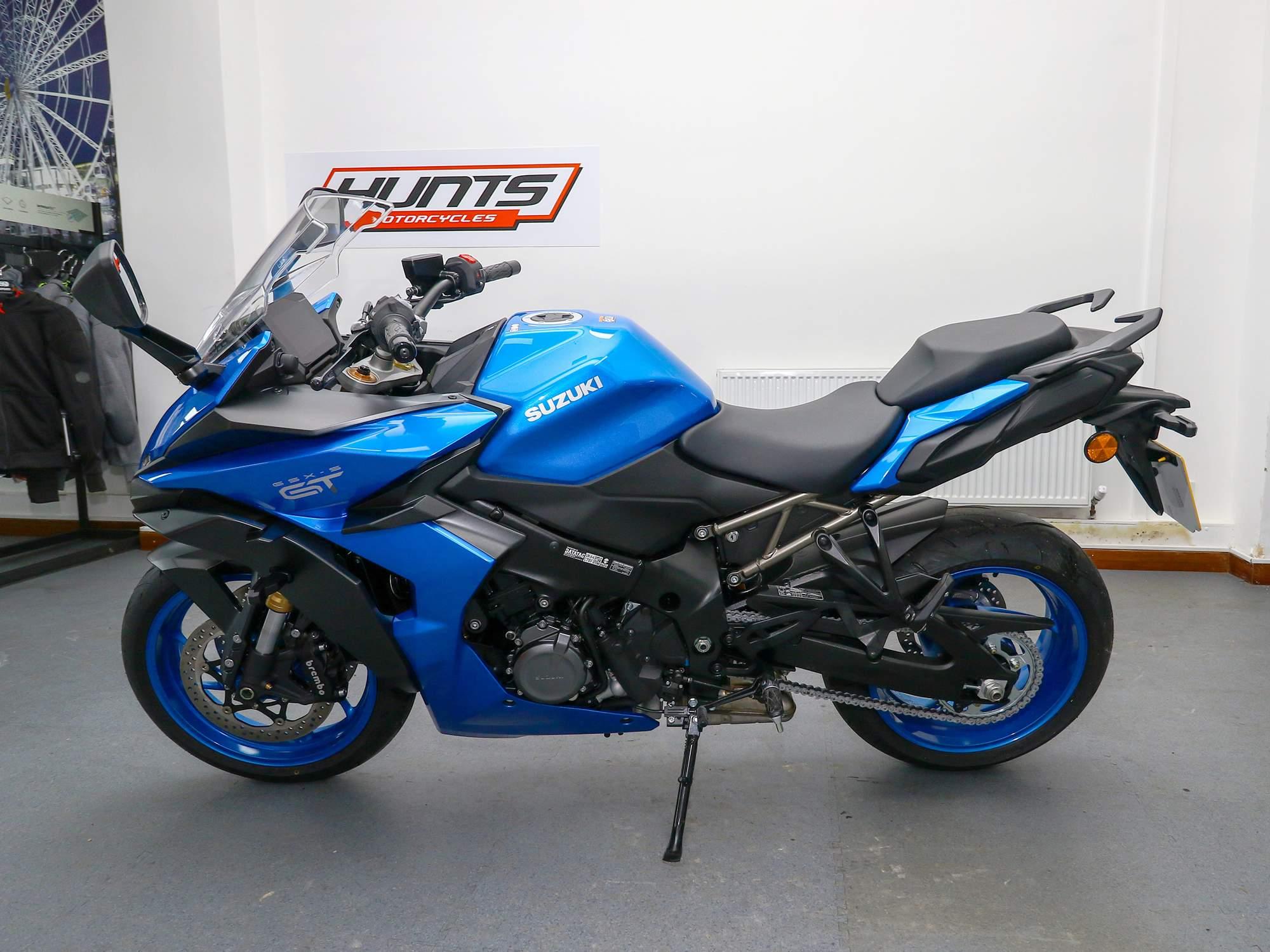 2022 Suzuki GSX-S1000GT